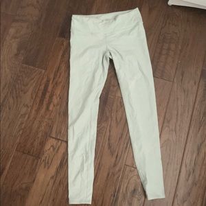 BRAND NEW alo leggings